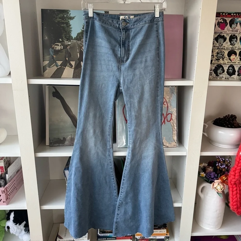 WE THE FREE PEOPLE Just Float On Flare Jeans